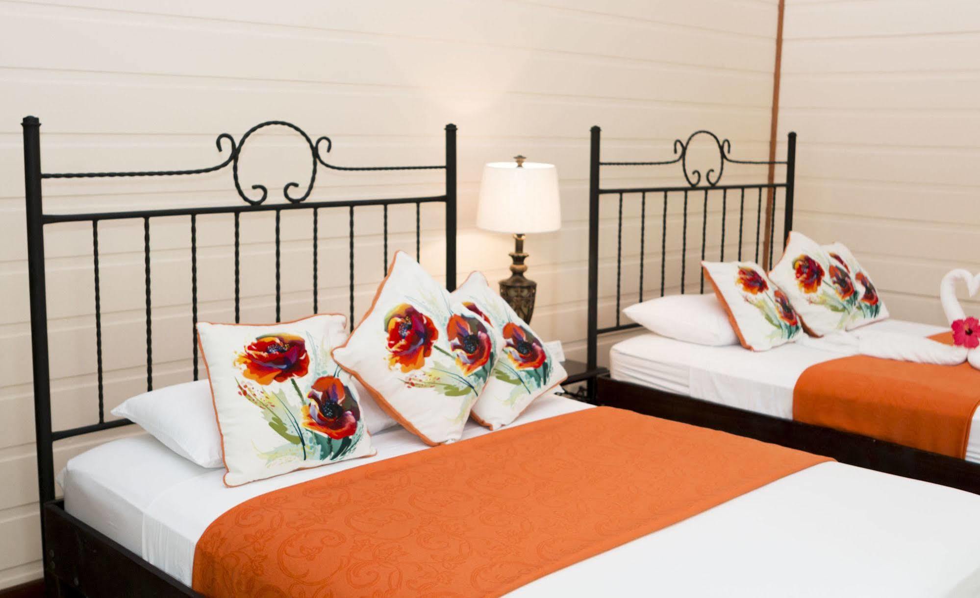 Evergreen Lodge ตอร์ตูเกโร ภายนอก รูปภาพ