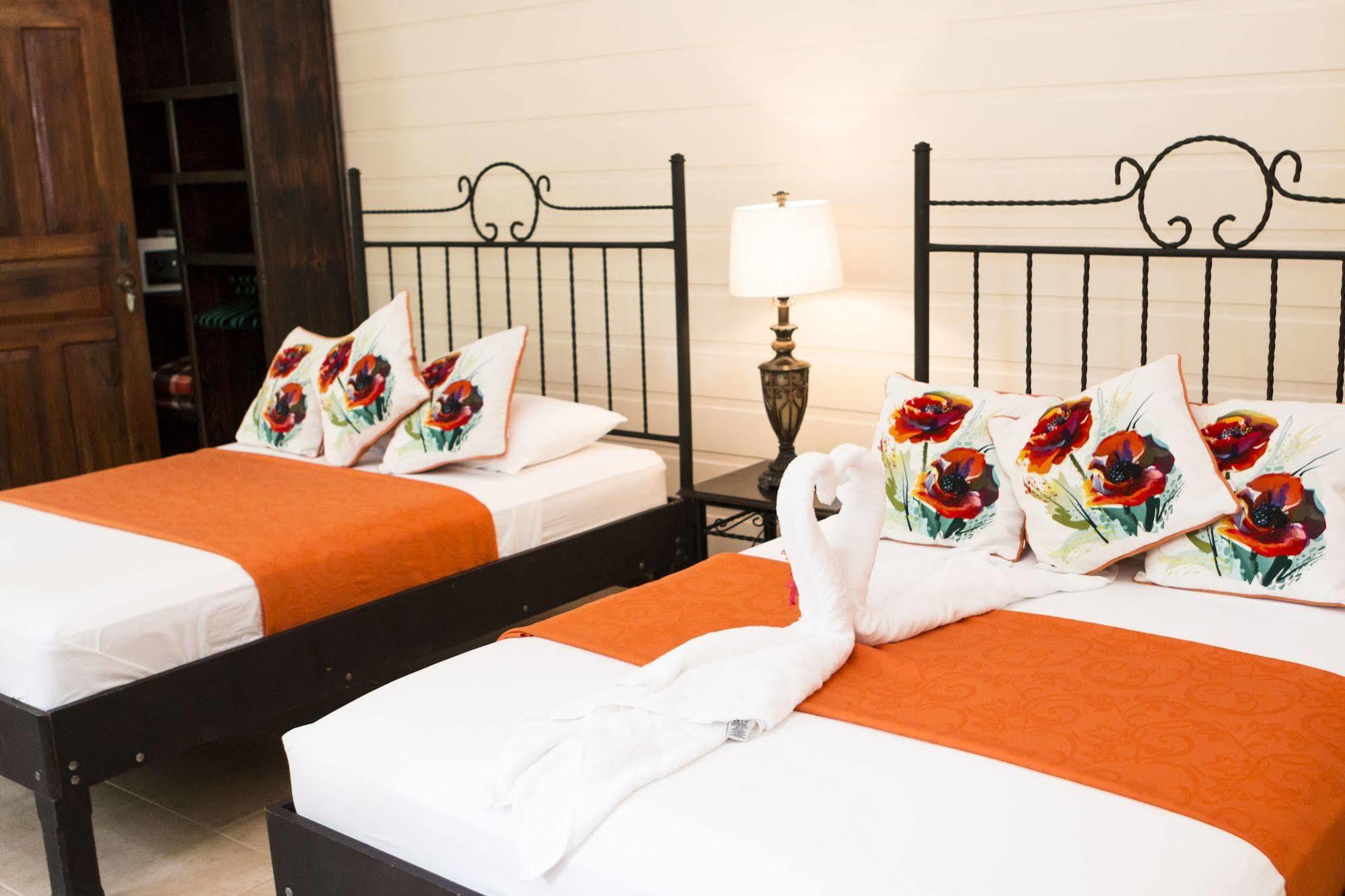 Evergreen Lodge ตอร์ตูเกโร ภายนอก รูปภาพ