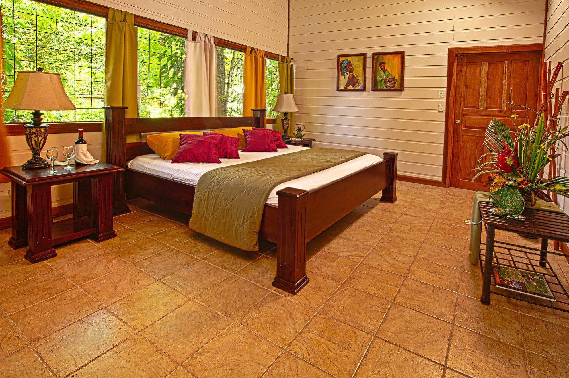 Evergreen Lodge ตอร์ตูเกโร ภายนอก รูปภาพ